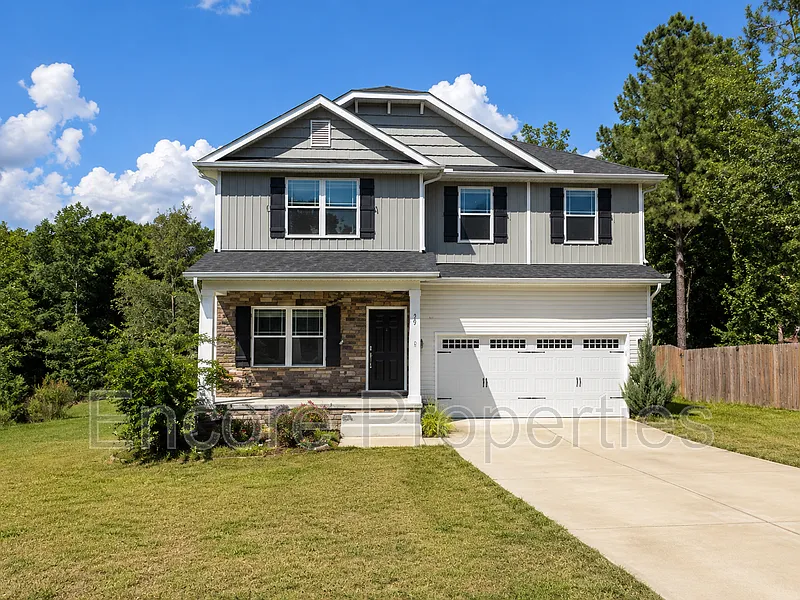 6 bed, 3.5 bath, 3104 sqft, $2,700 — Photo 1