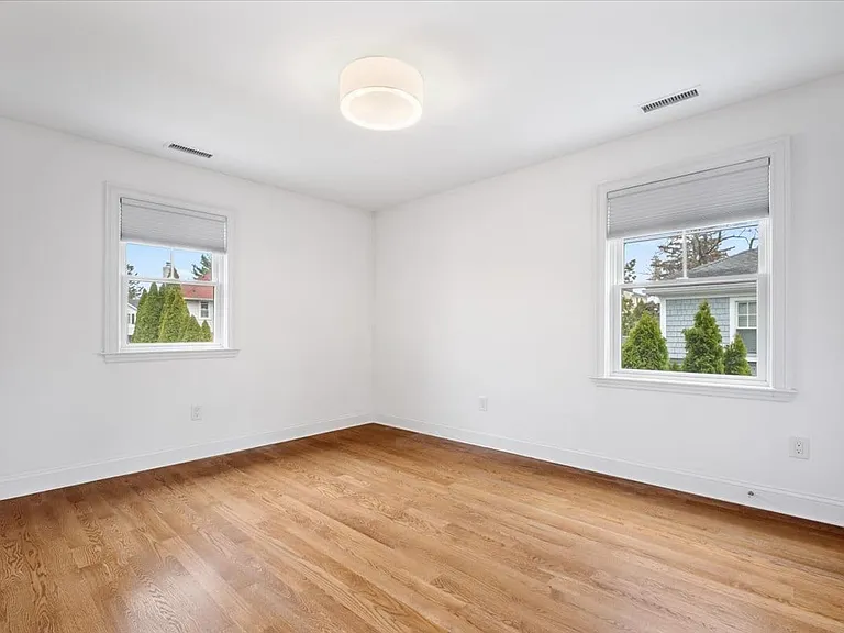 109 Lee Rd — Photo 19