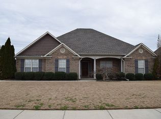 612 Avalon Dr SW, Hartselle, AL 35640