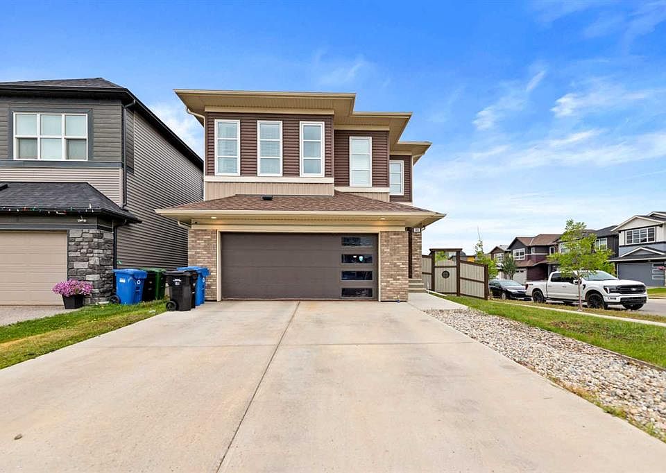 1st image of 188 E Savanna Grv NE