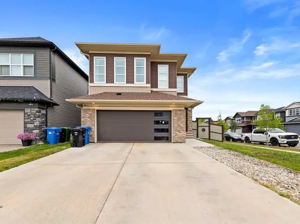 188 E Savanna Grv NE, Calgary, AB T3J 0V6