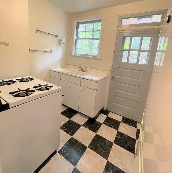 1405 Severn St #B1 — Photo 28