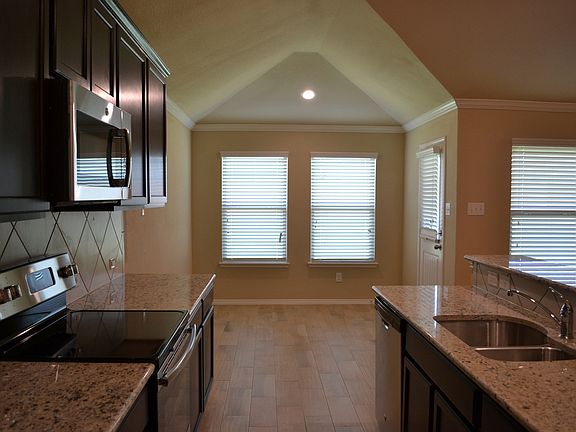 4th image of 4114 Gaillardia Way