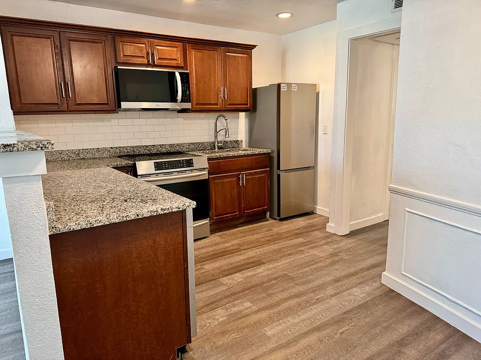 5001 Bowser Ave #104