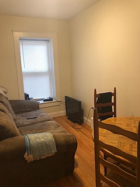 2nd image of 84 Fenway #B3a
