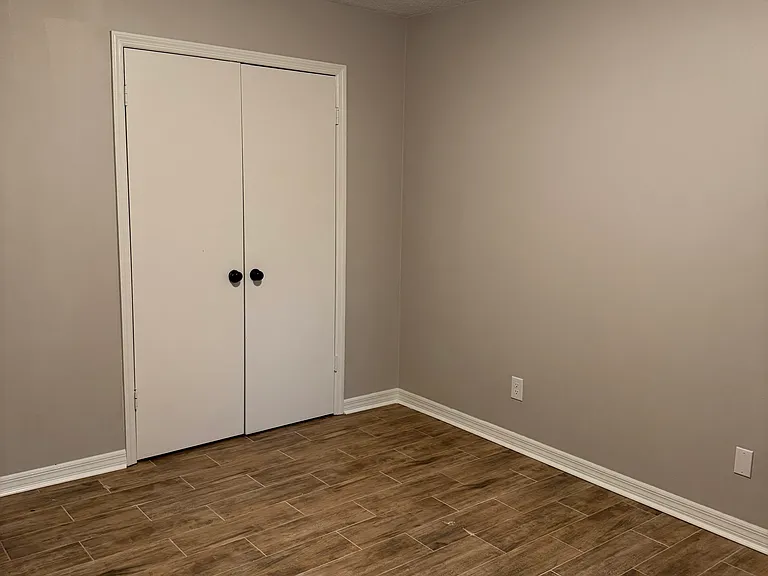 200 Prince Dr #1 — Photo 11
