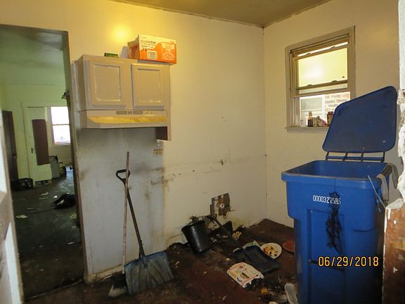 3rd image of 6820 S Winchester Ave
