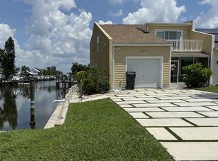 8771 Bay Pointe Dr #1, Tampa, FL 33615