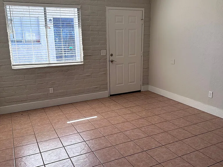 130 W Rillito St #130 — Photo 6
