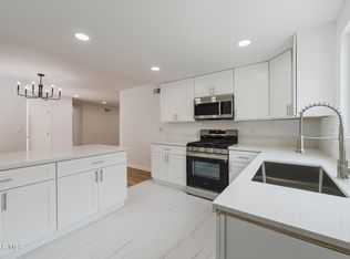 1477 Dinsmore St, Simi Valley, CA 93065