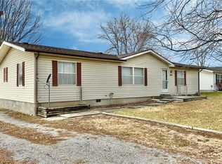 1807 Park Lane Dr, Trenton, MO 64683