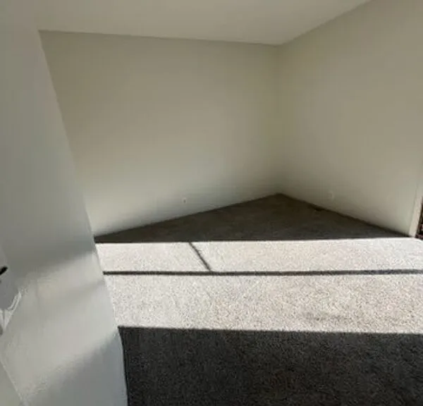 122 McKinley Ave — Photo 38