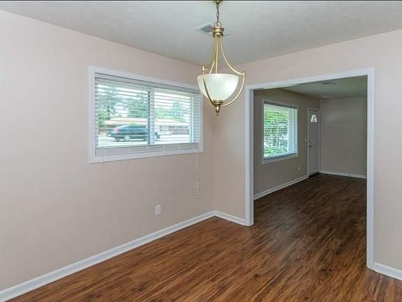 5th image of 6515 Forrest Rd