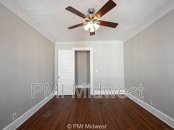 4th image of 125 E 17th St #2