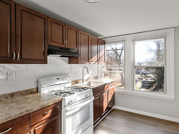 5th image of 212 Warren St #11191181