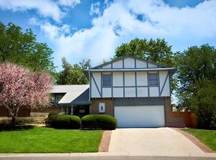12 Belaire Dr, Pueblo, CO 81001