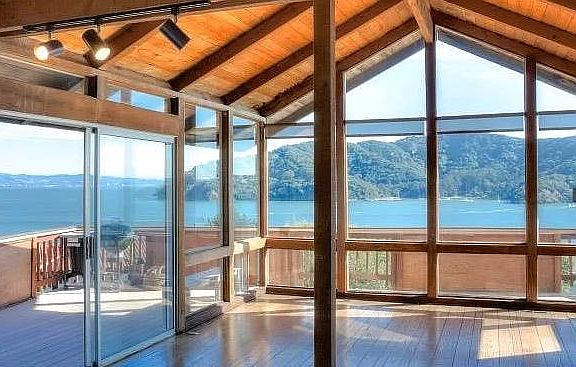 4th image of 2381 Paradise Dr