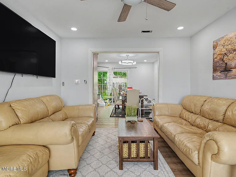 450 Beachway Ave — Photo 29