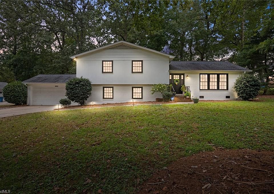 1st image of 4902 Forest Oaks Dr