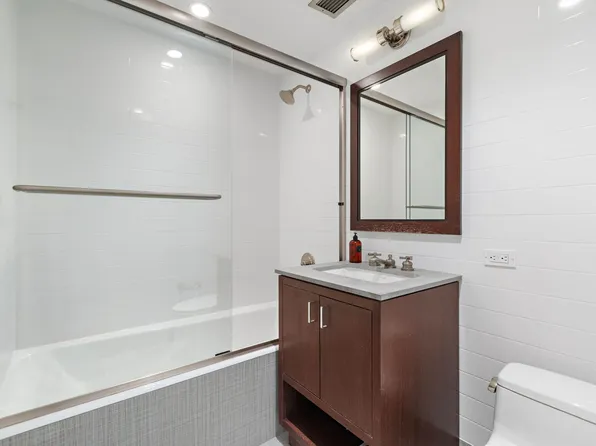 100 Riverside Boulevard image 9 of 20