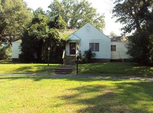 714 W Locust St, Stilwell, OK 74960