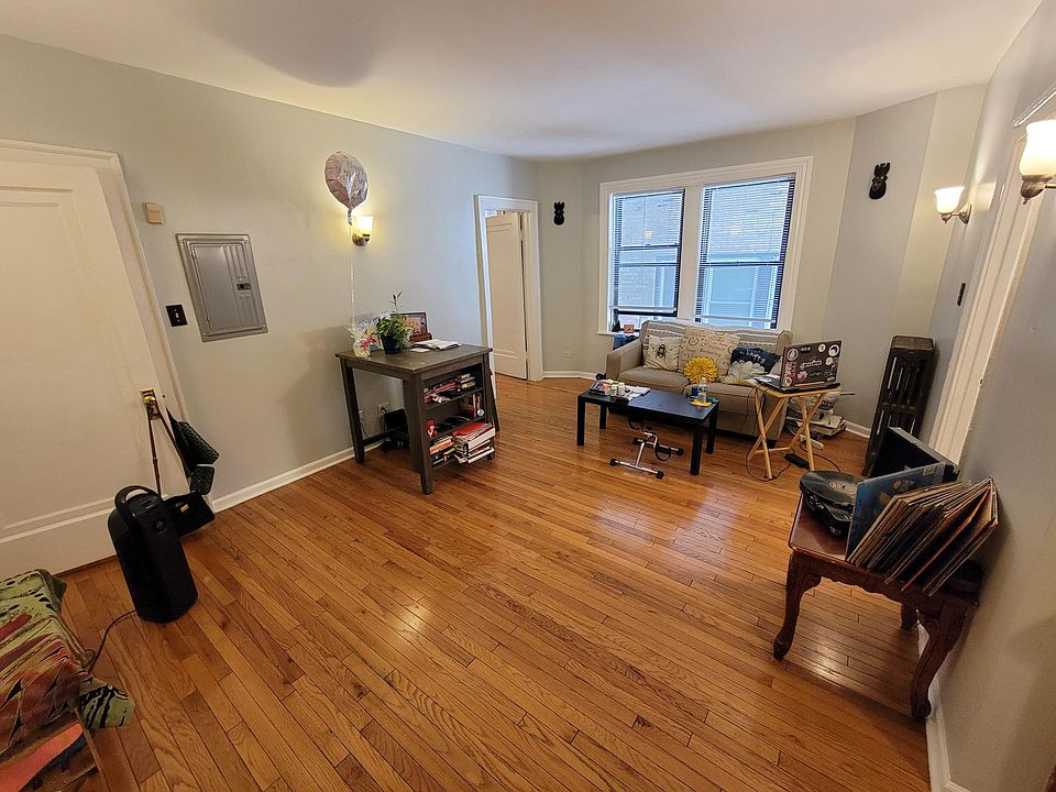 1st image of 1712 W Estes Ave APT 103