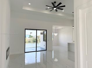 2515 NE 5th Pl, Cape Coral, FL 33909