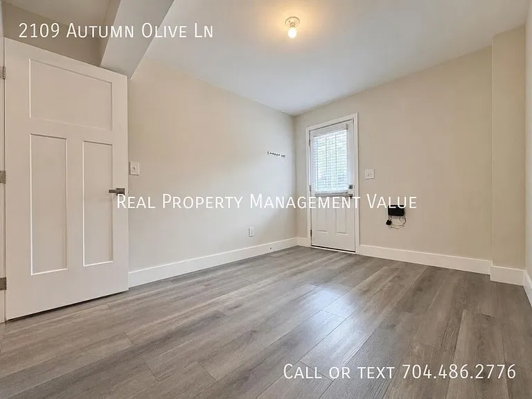 2109 Autumn Olive Ln — Photo 24