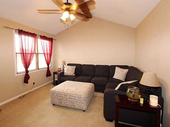 3rd image of 4955 Yellowstone Dr