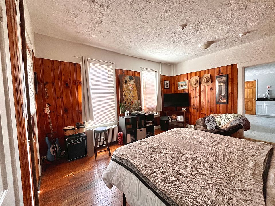 1st image of 508 Kenwood Ave #1B