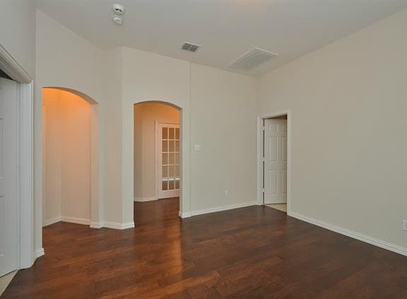 5th image of 520 Fairland Dr