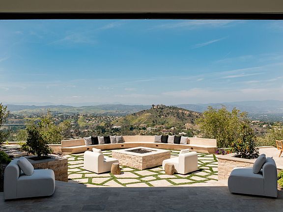 5th image of 3121 Old Topanga Canyon Rd