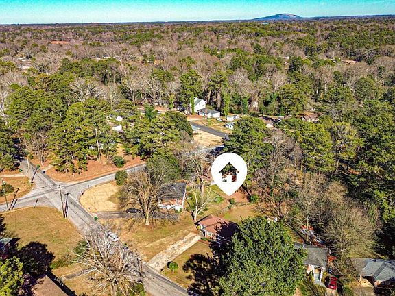 4th image of 2162 Holly Hill Dr