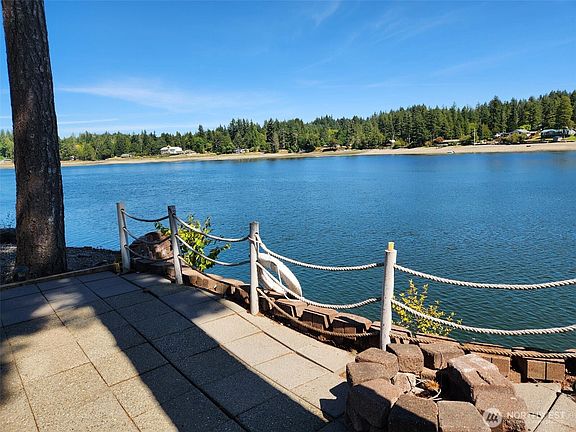 2nd image of 81 SE Skookum View Drive