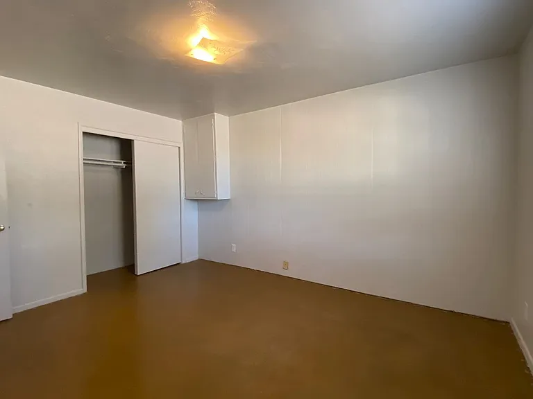 1014 W 17th Pl — Photo 11