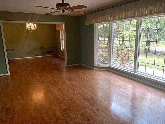 5th image of 3200 Edgewood Ln