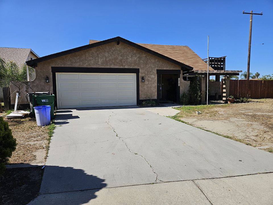 1st image of 40265 Poppy Dr