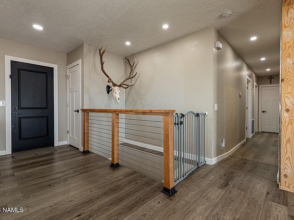 5th image of 539 Maurice Ave