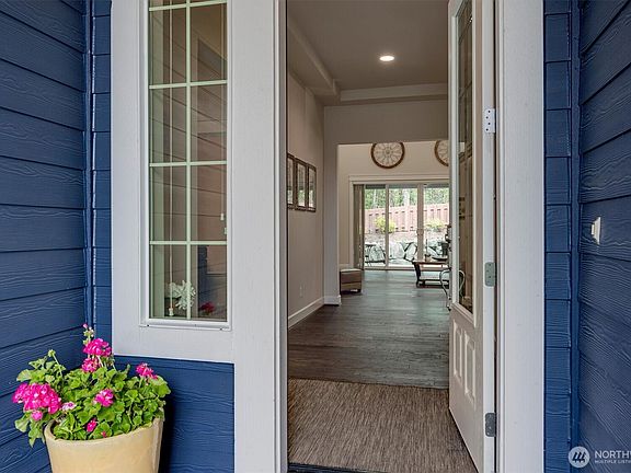 4th image of 3425 Arrowroot Street SE