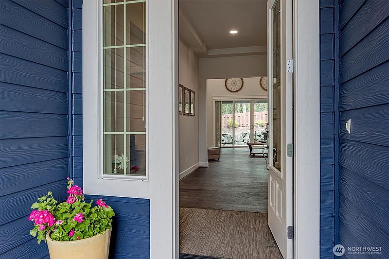 4th image of 3425 Arrowroot Street SE