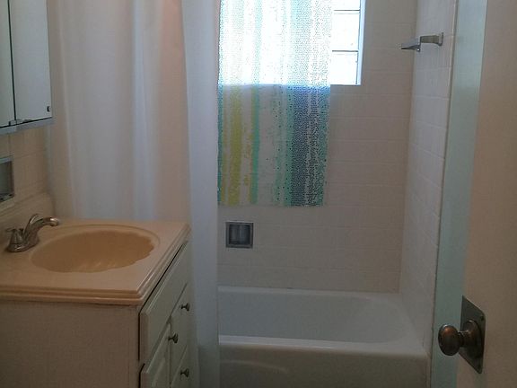 4th image of 4939 S Dorchester Ave APT 2A