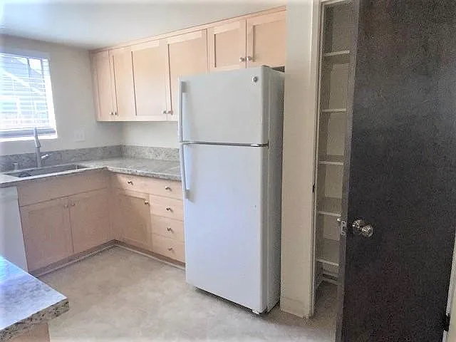 707 W Carrillo St #4 — Photo 4