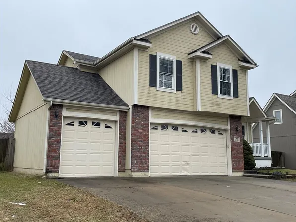 1201 NW Cedar Ln, Grain Valley, MO 64029