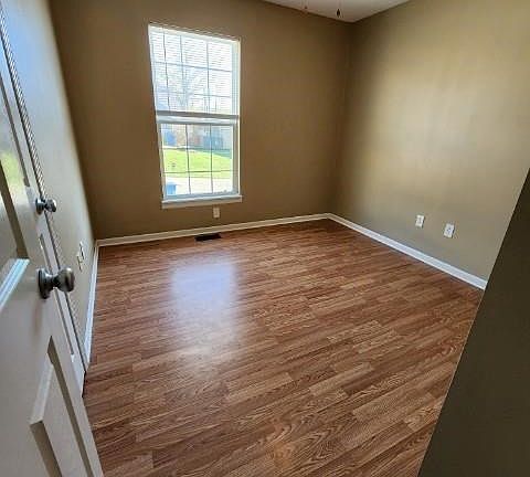 3rd image of 115 E Whispering Hills Blvd