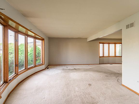 2nd image of 10729 Linder Ave