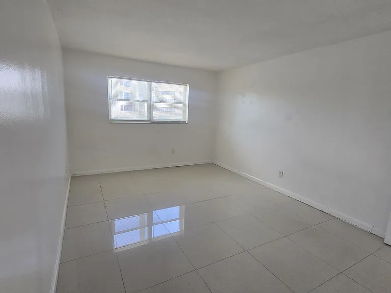 15221 NE 6th Ave #A210 — Photo 11