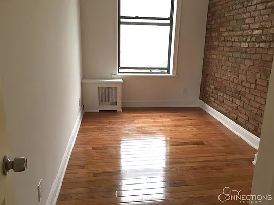 Rented by City Connections Realty | media 32