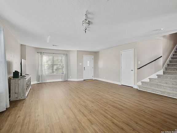 4th image of 3422 Quintana Trl