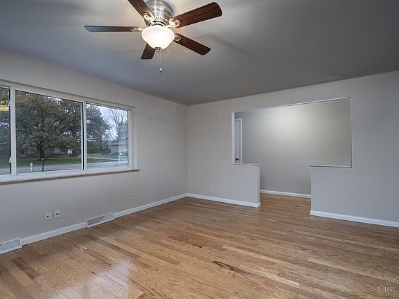 3rd image of 5726 Lindaway Dr