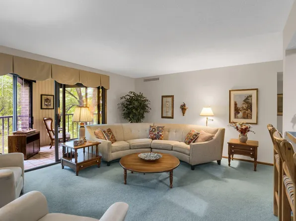 8400 Pennsylvania Rd APT 236, Bloomington, MN 55438